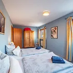 Exklusives Josenhaus Mit See- Und Alpenblick & Gartensauna