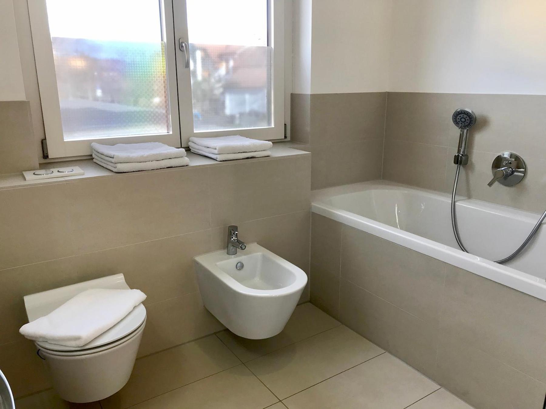1st Floor - Hochwertige Mit Balkon Und Aufzug Apartment