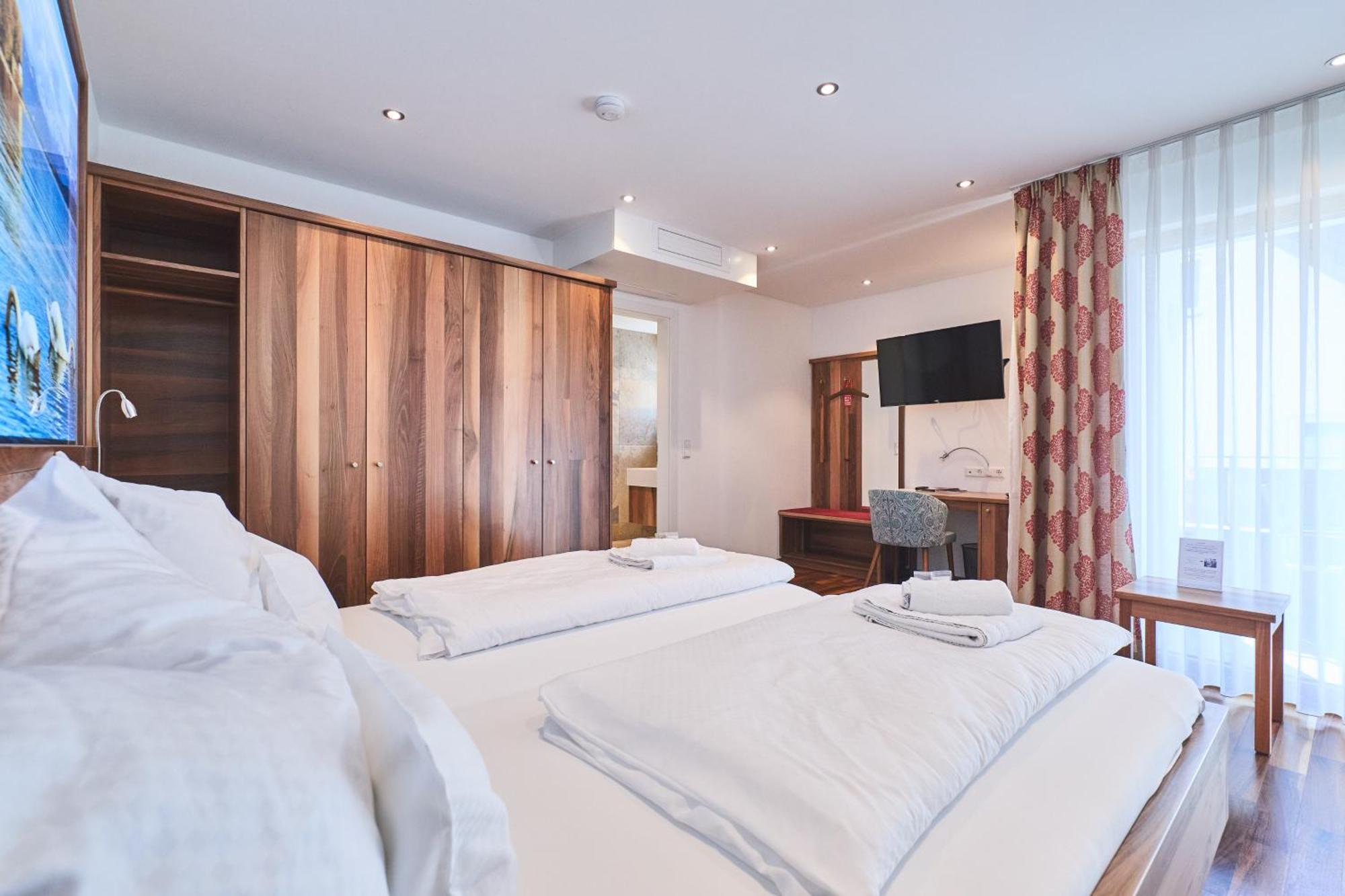 Hornstein Hotel