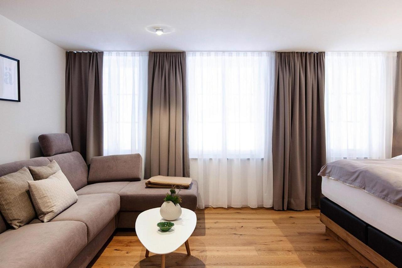 Maximilian Apartment *