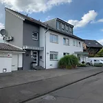 Appartement Koeln In Bornheim-Sechtem, Naehe Phantasialand, Bruehl, Koeln, Bonn, Db-Anschluss, Messe-Koeln, Business-Komfort