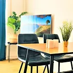 Central-Modern, The Sunshine Near Mtu By Lakescape Fewos