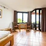 Ferienwohnpark Immenstaad am Bodensee Ein-Zimmer-Apartment 49 37