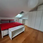 Apartment Strawberry