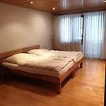 Wohnung Fuer 4 Personen, 2 Schlafzimmer, 2 Parkplaetze, Wlan