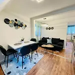 3Zi-Central, Modern- The Sandcastle By Lakescape Fewos