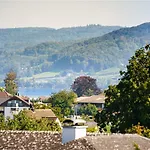 Exklusive 4.5 Zimmer Wohnung Fuer Familien Und Business