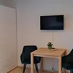 Gruenes 1-Zimmer-Appartement