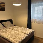 Stilvolle Und Moderne Ferienwohnung