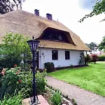 Reetdachlandhaus Wiemershoern