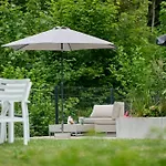 Design-Apartment im Architekten-Haus aus Holz
