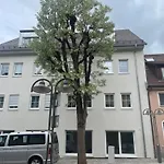Golden Poodle Luxusappartment Am Neuen Schloss Tettang