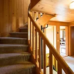 Gstaad Duplex Flat - Amazing Lake Chalet With Pond