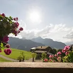 Gstaad Duplex Flat - Amazing Lake Chalet With Pond