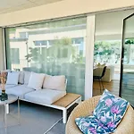 Stylisches Ferienhaus Bis 6 Gaeste Mit Einzigartigem Seepanorama