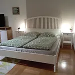 Exklusive Lage, Sehr Grosse Wohnung Mit Gartenblick - Fewo Haemmerle Rot