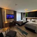 Boardinghouse Home - Adults Only -