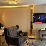 Boardinghouse Home - Adults Only -