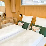 Beim Dorfbach I DIE HOFCHALETS