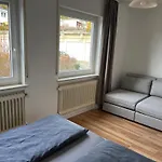 Reiheneckhaus Mit Garten Und Terasse