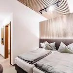 Easy Room - Self Check In - Out