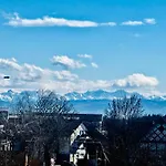 Wood World Luxury - Massage - Bergblick - Tranpolin- Parken