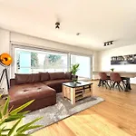 Living Timeless- Happy Living Bodensee Direkt Am See Mit Billard, Parkplatz Und Balkon Fuer Bis Zu 6 Personen