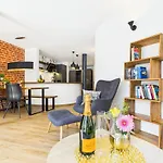 Hochwertige Ferienwohnung In Seenaehe Mit Terrasse & Vollausstattung