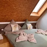 Seeglueck Seegold - Moderne Maisonette-Wohnung Mit Balkon Und Parkplatz In Seenaehe In Konstanz-Dingels-Dorf