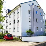 Apartment Black&White mit Sonnenbalkon und Parkplatz