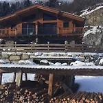 Lodge Amanda-Elise