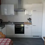Ferienhaus In Ruhiger Lage Mit Grossem Garten