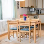 Ferienwohnpark Immenstaad am Bodensee Zwei-Zimmer-Apartment 55 14