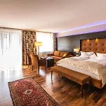 Hotel am Yachthafen