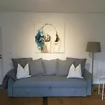 Unterm Blauregen