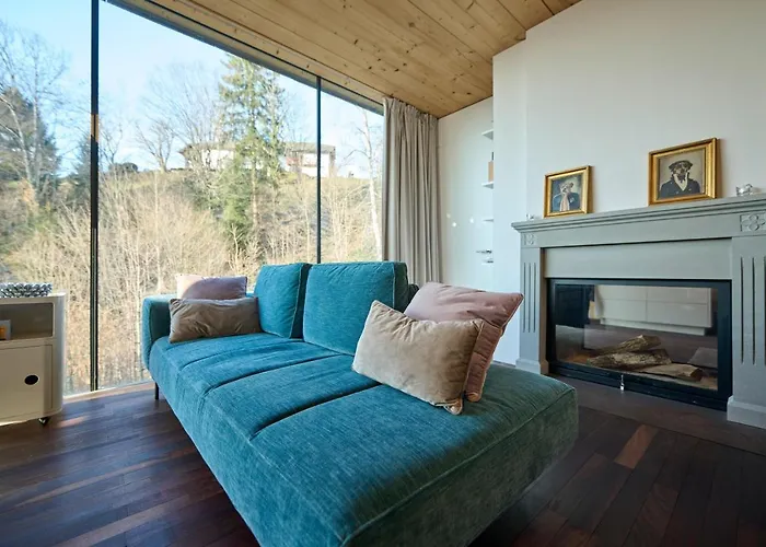 Design-Apartment im Architekten-Haus aus Holz