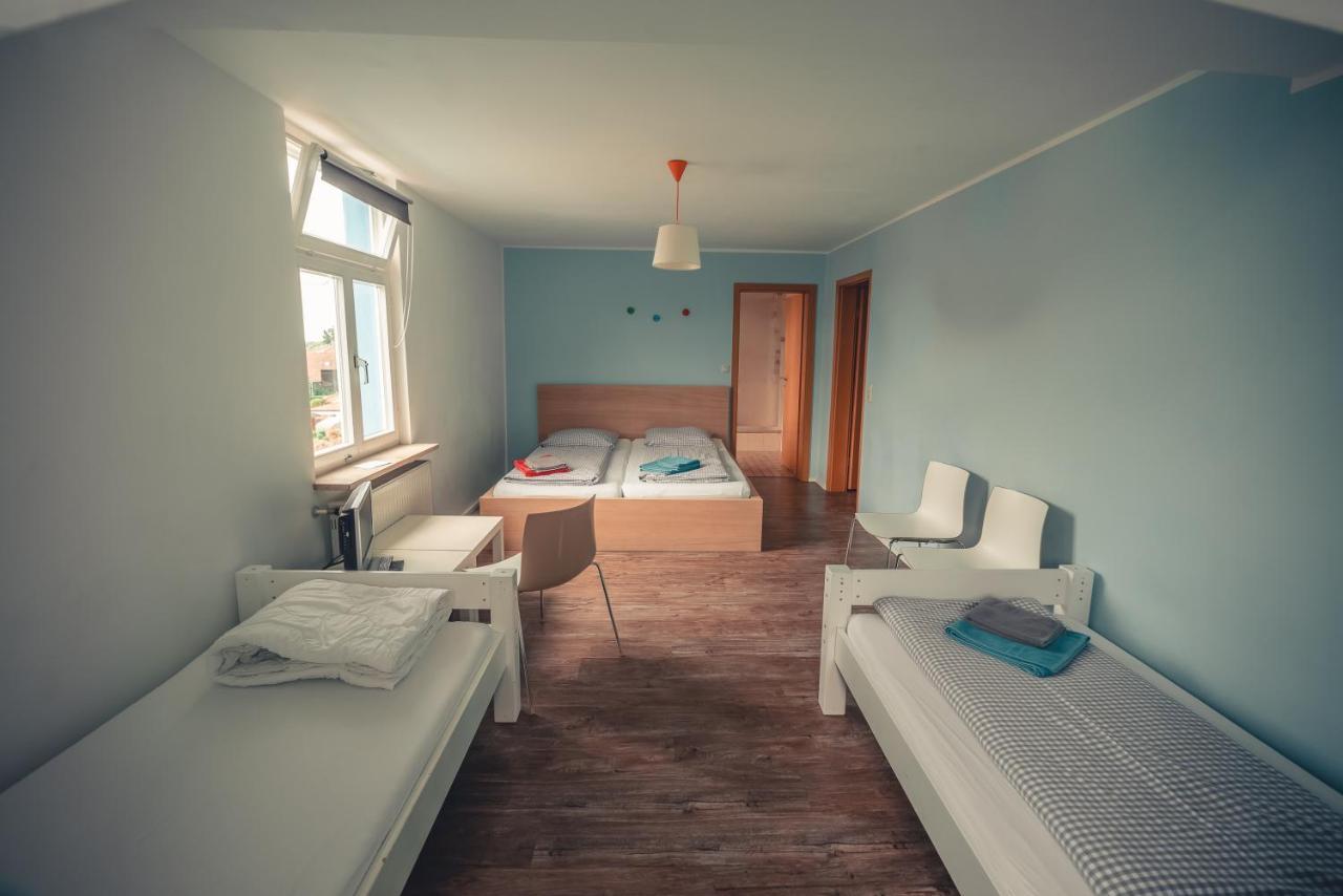 Hostel See-hostel *