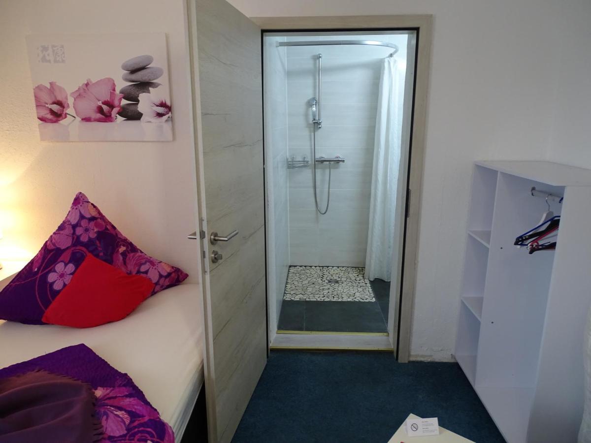 Homestay Gaestehaus Uezel *