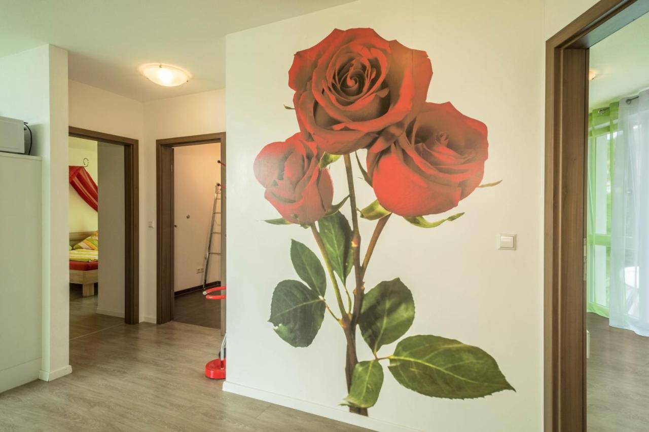 Rose Apartment *