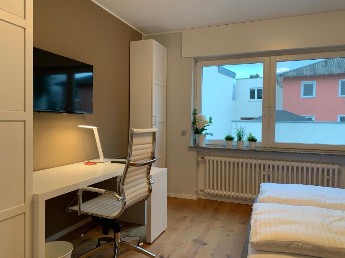 Apartment Koln In Bornheim-sechtem, Nahe Phantasialand, Bruhl, Koln, Bonn, Db-anschluss, Messe-koln, Business-komfort