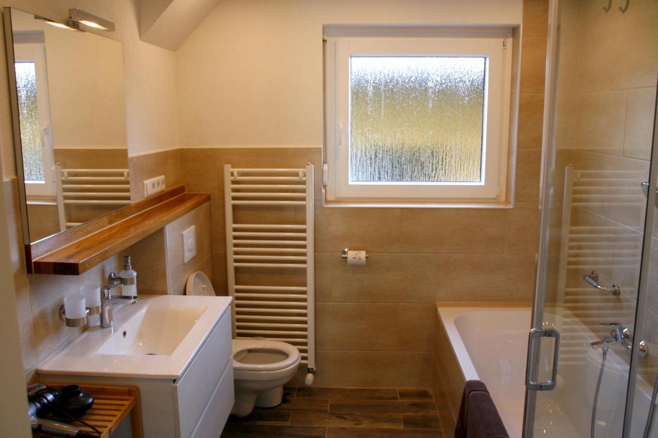 Waldvogel Apartment *
