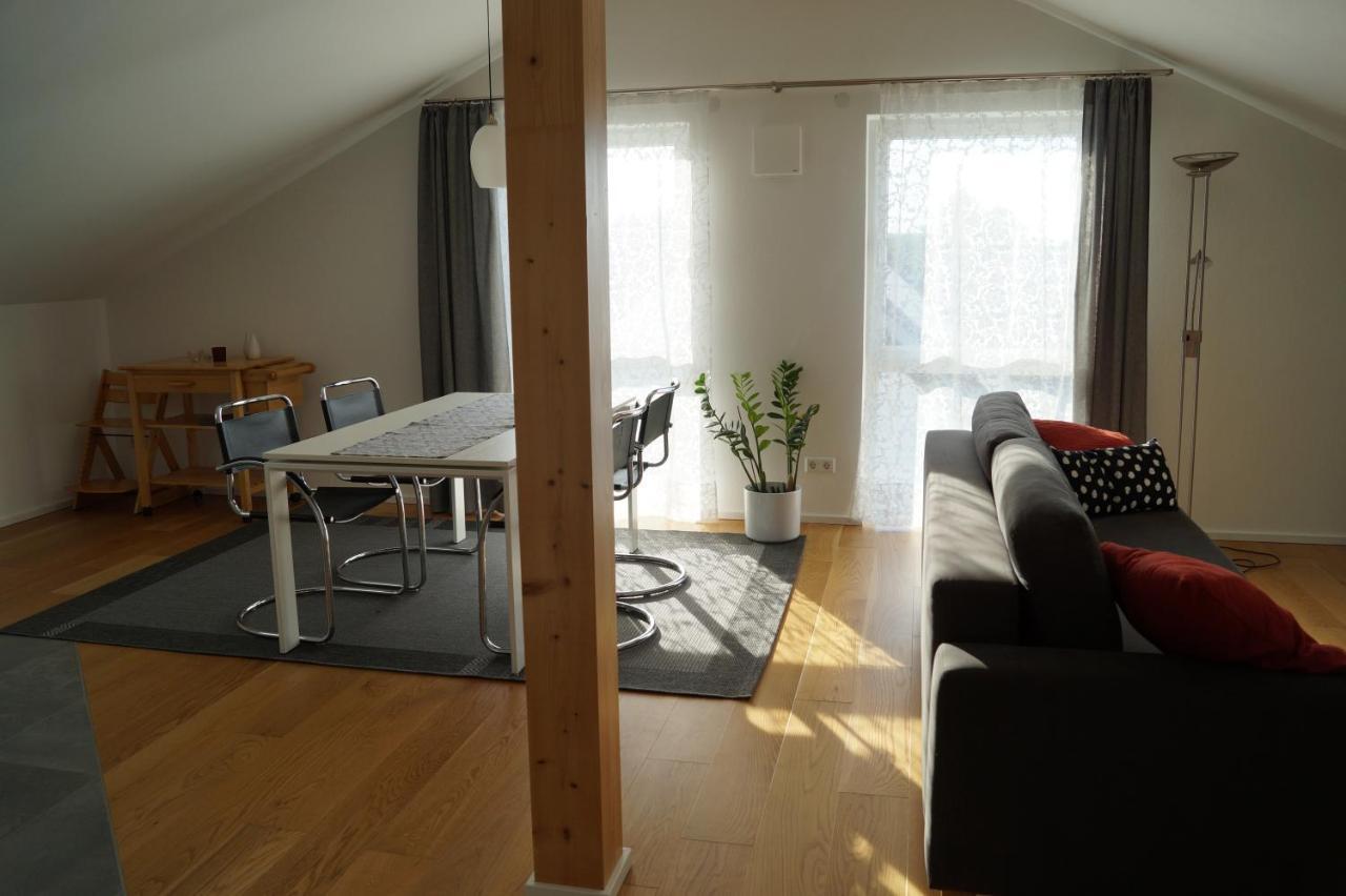 Strawberry Apartment *
