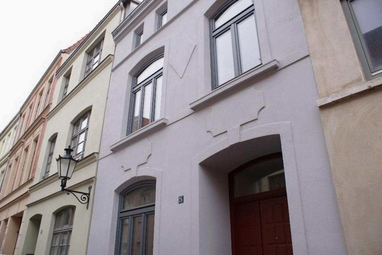 Ferienhaus Wohlfühlferienhaus In Der Wismarer Altstadt - Abc198 *