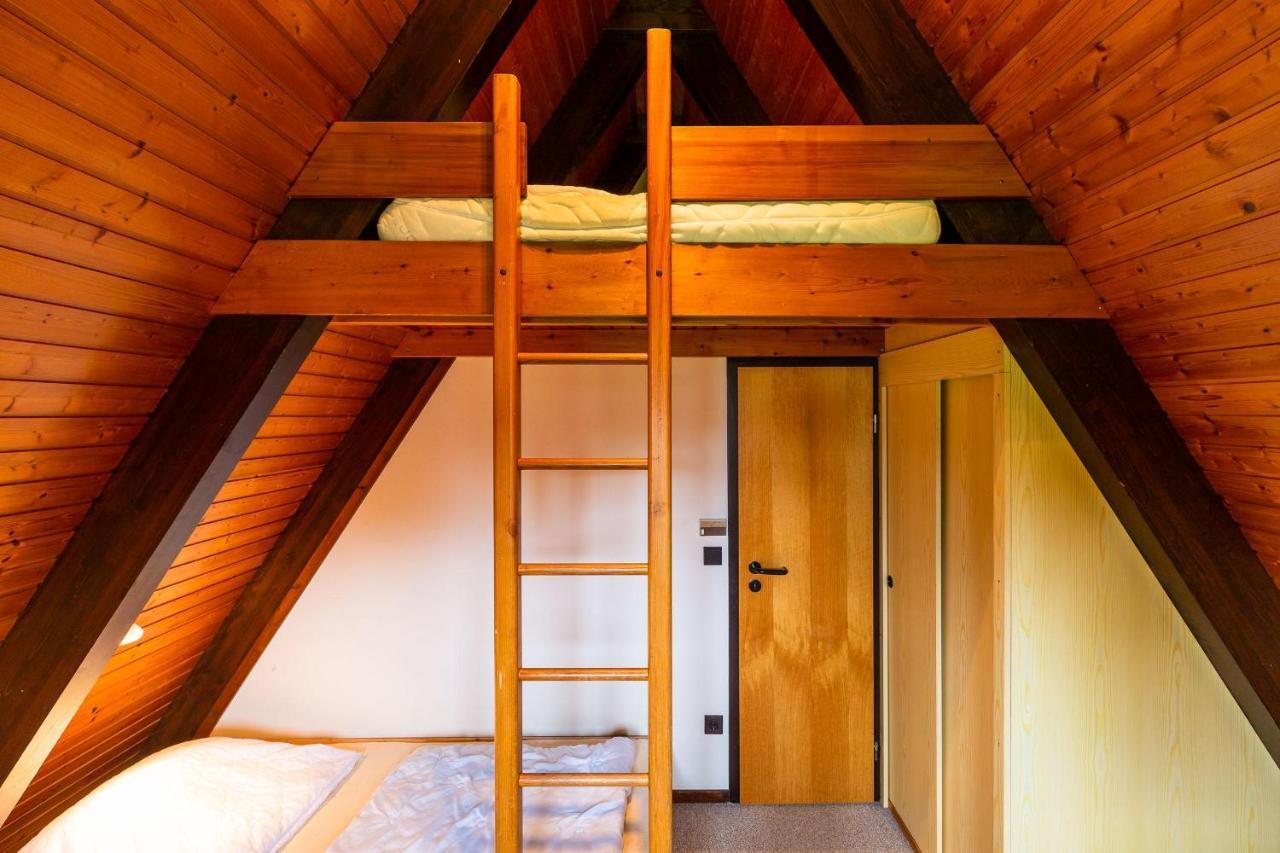 Ferienwohnpark Nurdachhaus Typ 8 Ndt 101 Holiday home Immenstaad am Bodensee