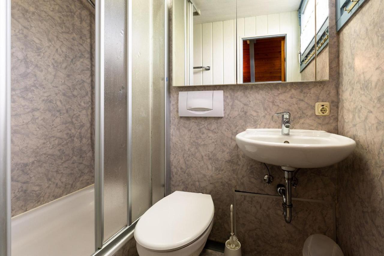 Ferienwohnpark Nurdachhaus Typ 7 Nd 54 Holiday home Immenstaad am Bodensee