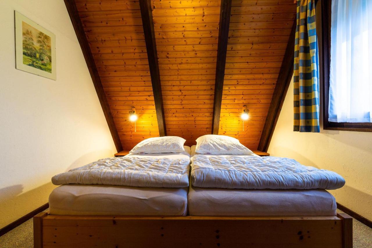 Ferienwohnpark Nurdachhaus Typ 8 Ndt 006 Holiday home Immenstaad am Bodensee