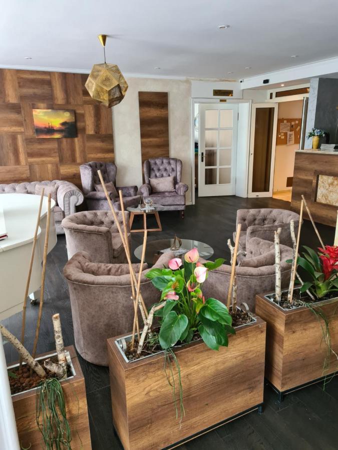 Amelia Hotel