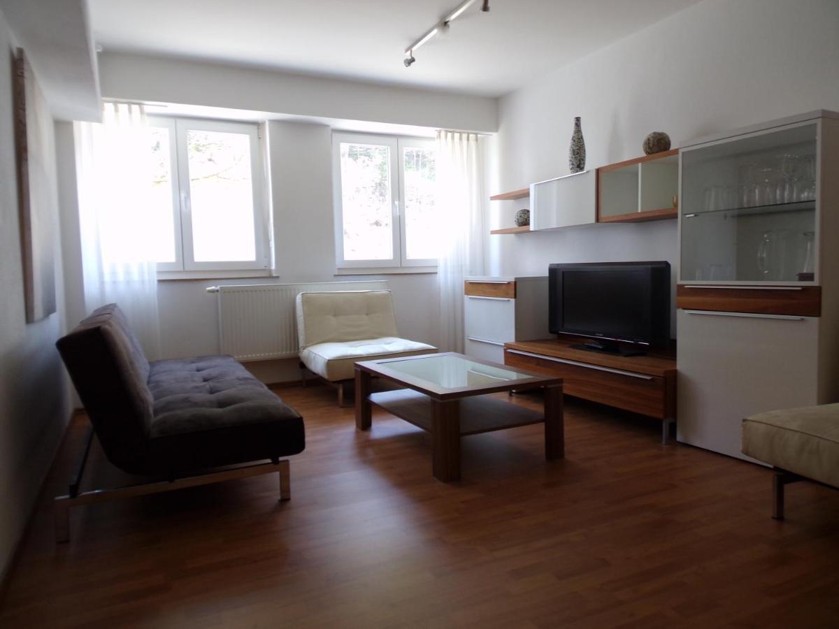 Linden 1 Apartment *