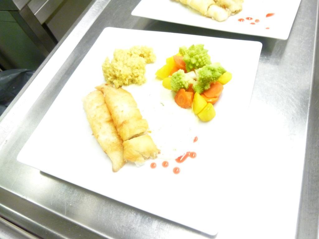 Hotel Hotel & Restaurant 