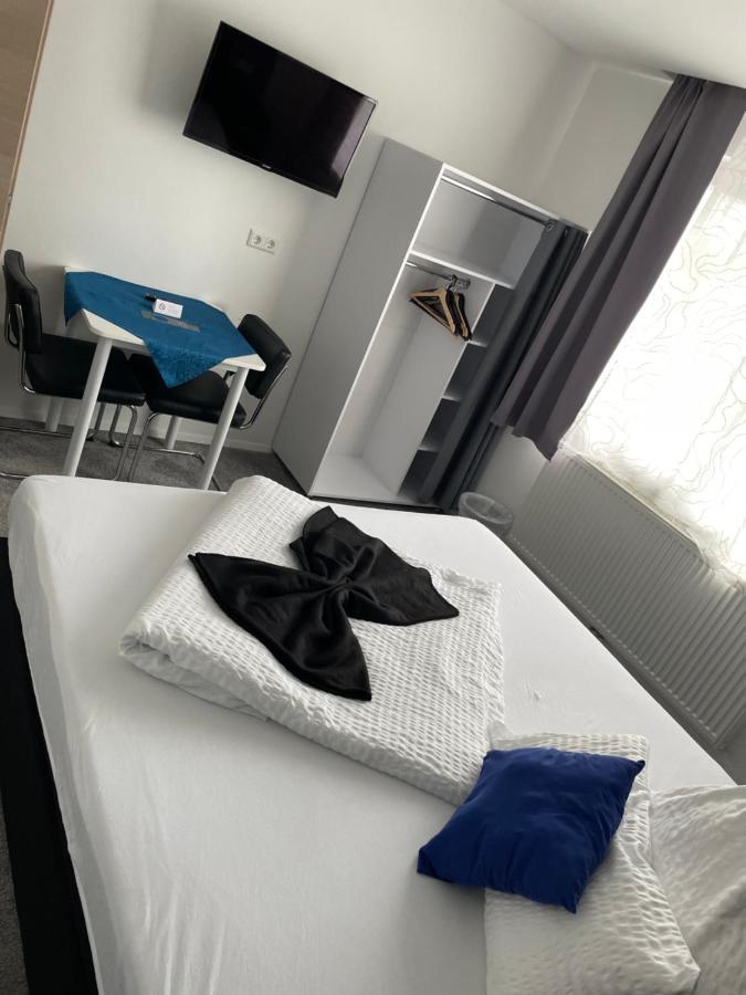 Homestay Gaestehaus Uezel *